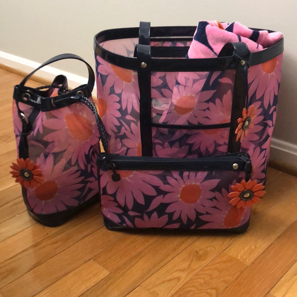 RARE Vera Bradley Mesh Beach Tote Complete Set